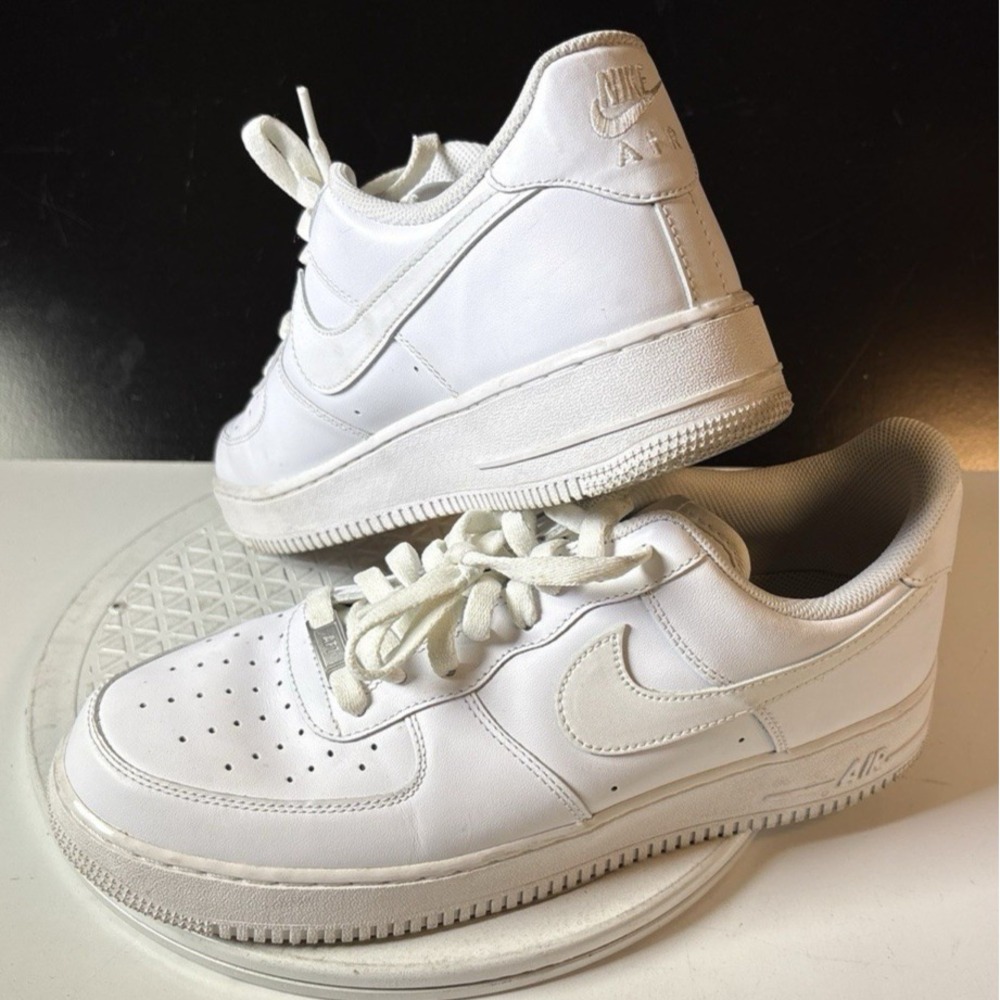 Nike Air Force 1 07 Low Top Triple White Sneakers CW2288-111 Mens Size 12 2020